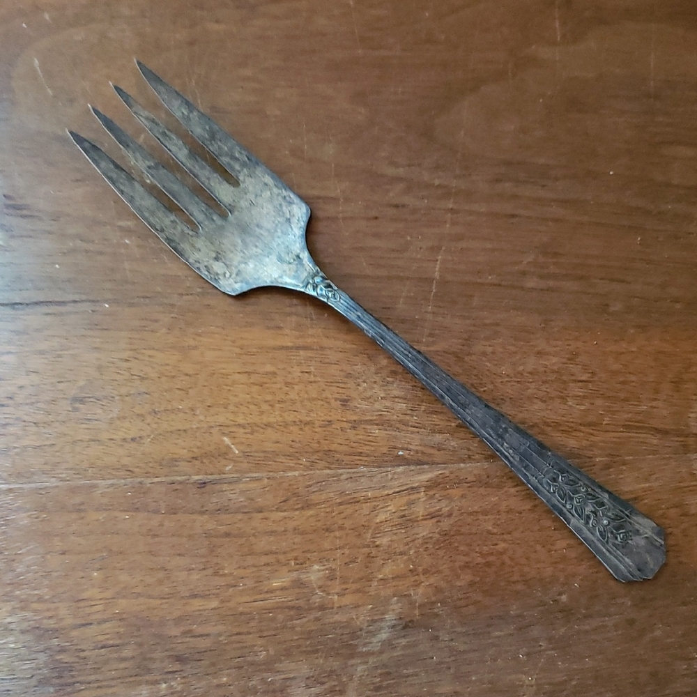 1938 Wm A Rogers A1 Plus Oneida LTD Silverplate Serving Fork 6 Inch